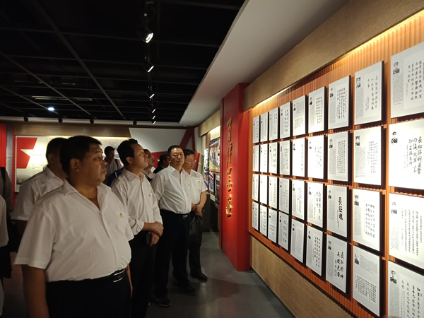 隴運(yùn)集團(tuán)公司黨委開展“不忘初心、牢記使命”紀(jì)念建黨98周年主題黨日活動(dòng)