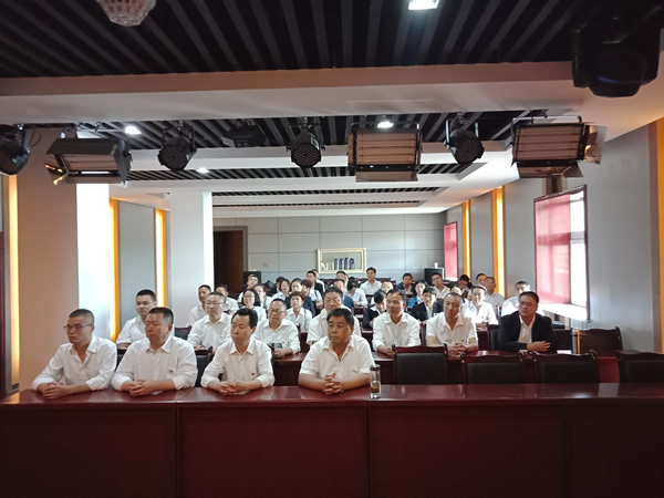 隴運(yùn)集團(tuán)公司黨委開展“不忘初心、牢記使命”紀(jì)念建黨98周年主題黨日活動(dòng)